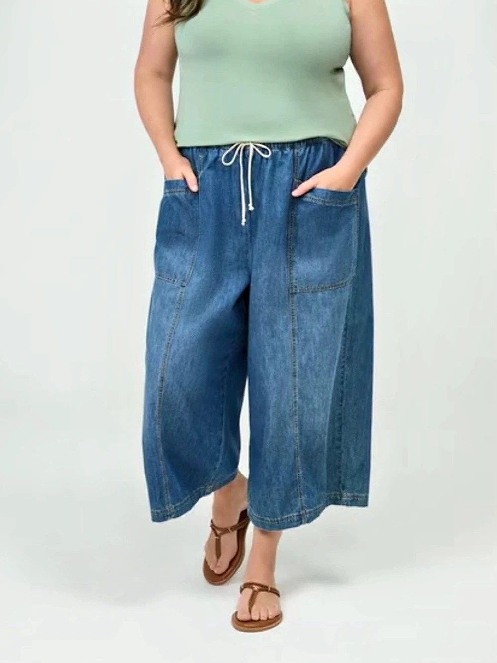 Torrid Pull-On Lightweight Denim High-Rise Crop Jean Blue Size 1